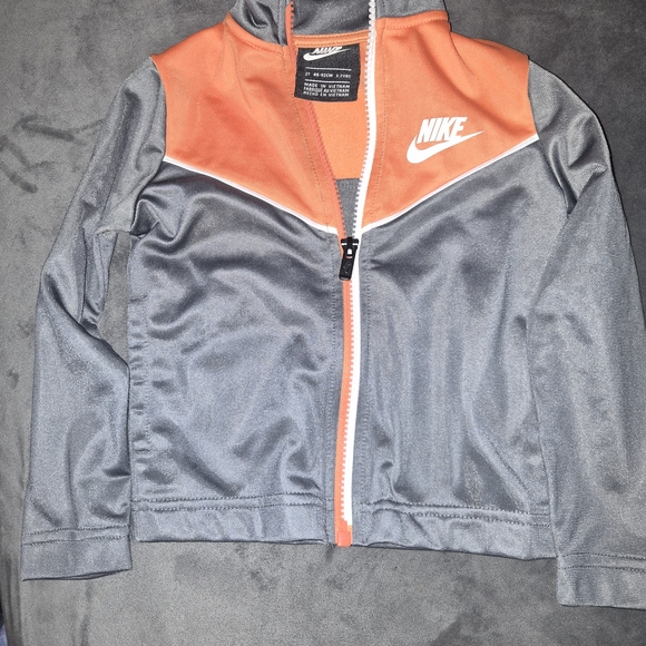 Nike Black and Orange Tracksuit - Picture 6 of 11